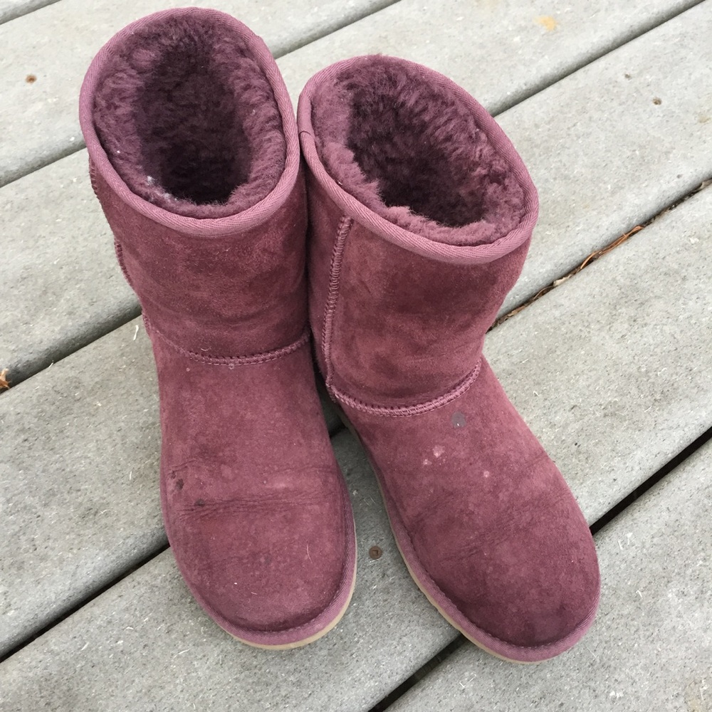 Uggs Classic Short Boot - Picture 2 of 6